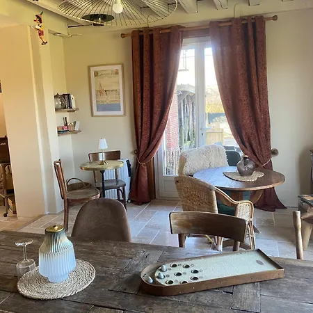 Bed & Breakfast Maison La Folie Douce 3*