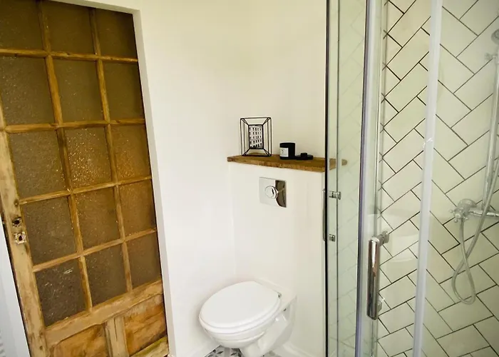 Couette-café Maison La Folie Douce 3*